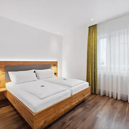 Zeppelin Hotel 3*