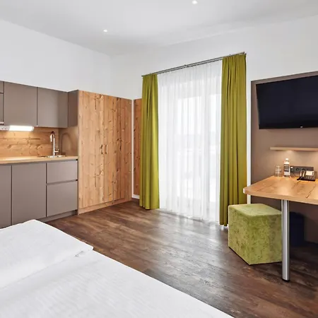 Zeppelin Hotel 3*