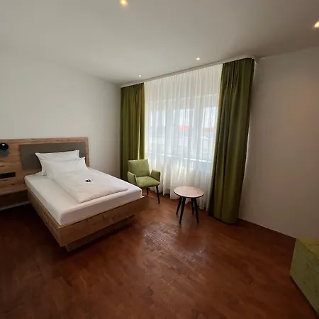 Hotel Zeppelin